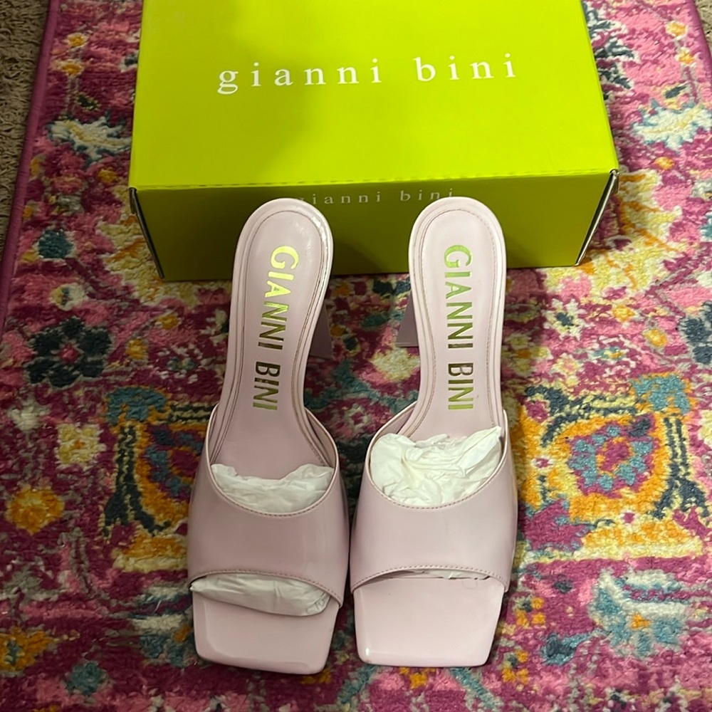 Gianni Bini Caylor Heel - Color:Tulip (Lavender)